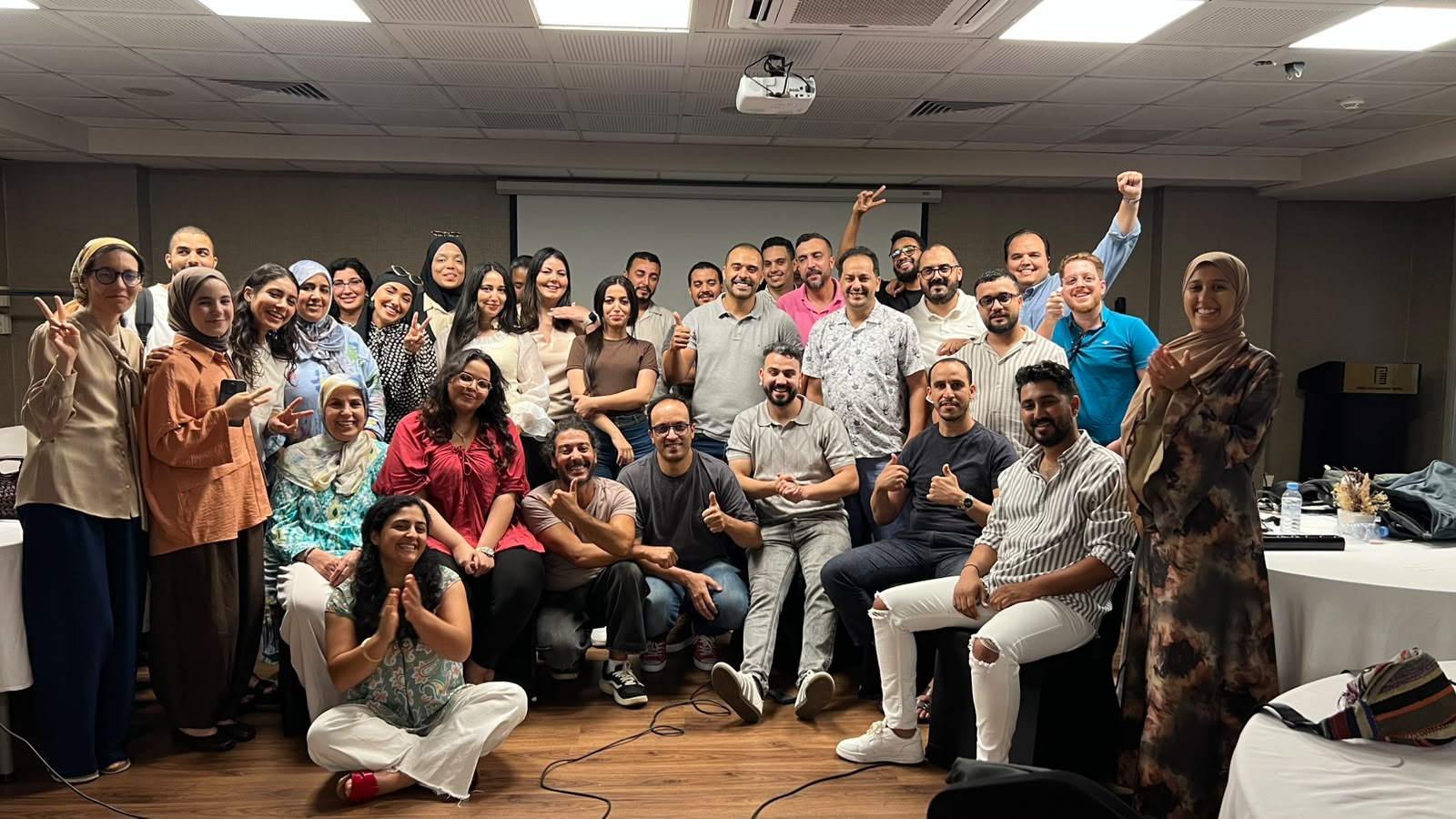 Photo de groupe des participants à une session précédente de Sales Sprint